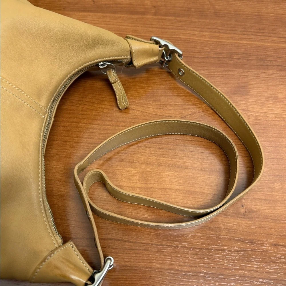 Coach Legacy Hobo Shoulder Bag 9566 Vintage Y2K British Tan Adjustable Strap